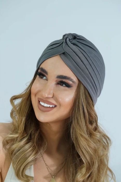 ნაცრისფერი ჩალმა